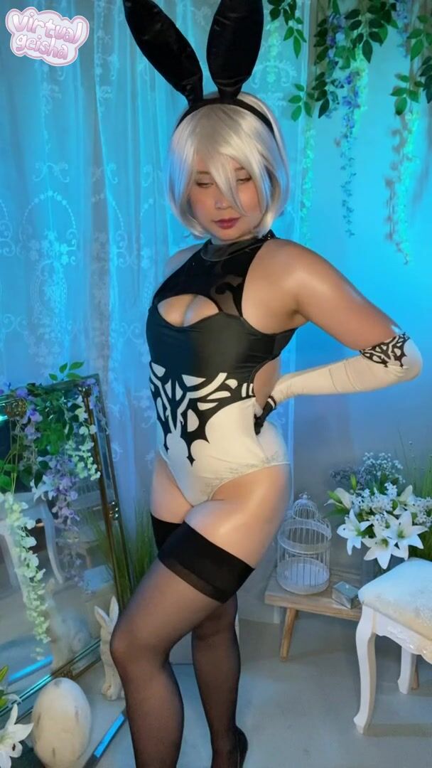 2B bunny tastes her cream