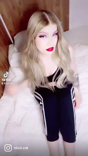 Jessica Rabbit by Nivnixxi