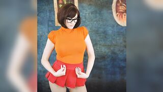 Hot Cosplay: angie griffin as velma #2