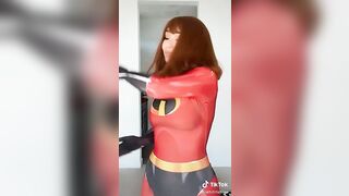 Hot Cosplay: CaitChristinee as Elastigirl #4